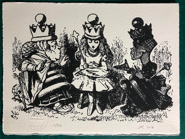 Alice, the White Queen and the Red Queen