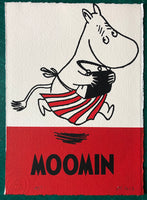 Moominmamma runs (with handbag and apron).